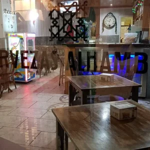 Café Bar Bully